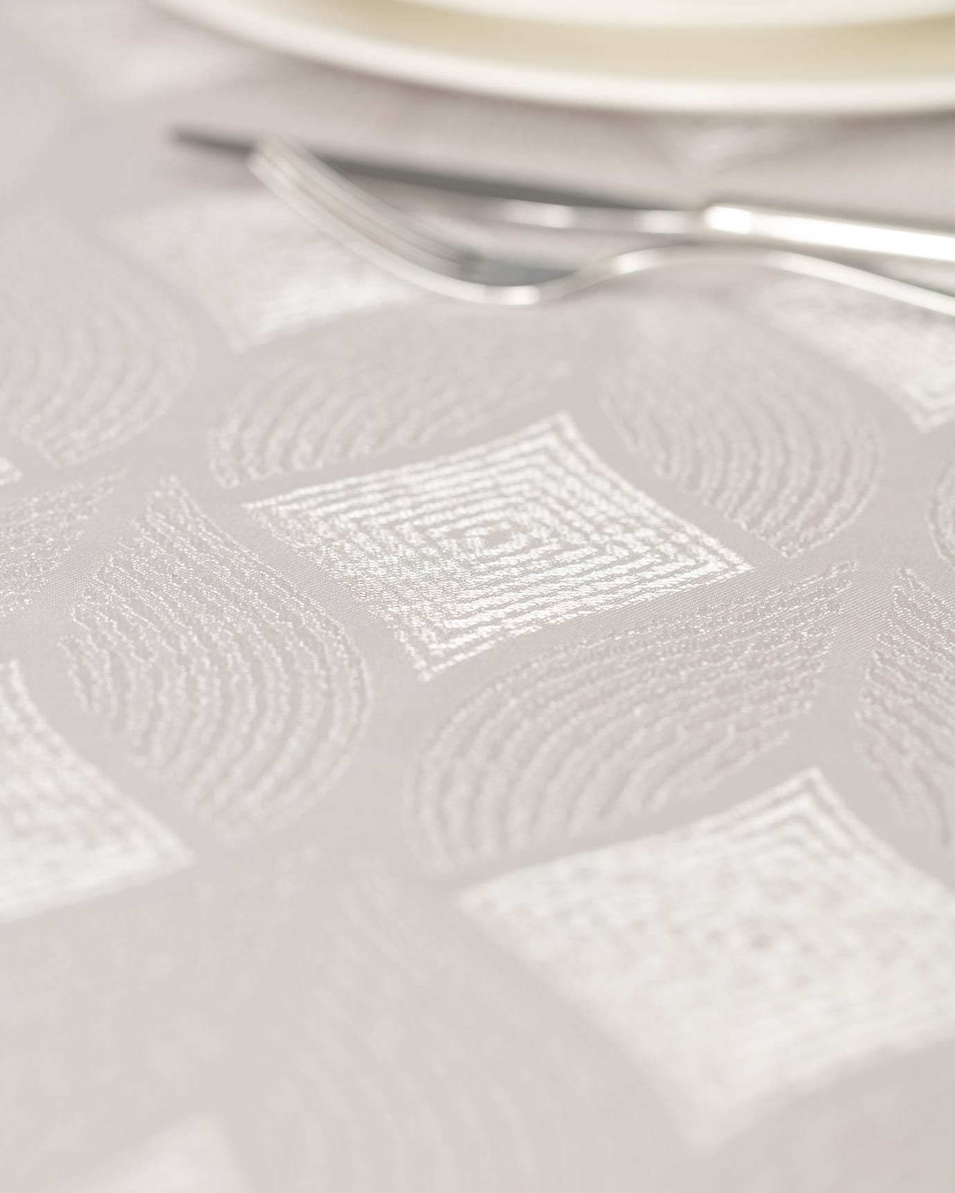 Polyester Tablecloth - Modern & Easy Care Dining Linen
