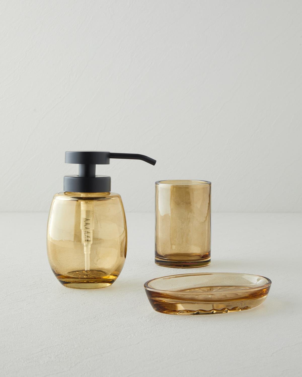 Professional-Quality-Amber-Ceramic-Bathroom-Vanity-Set