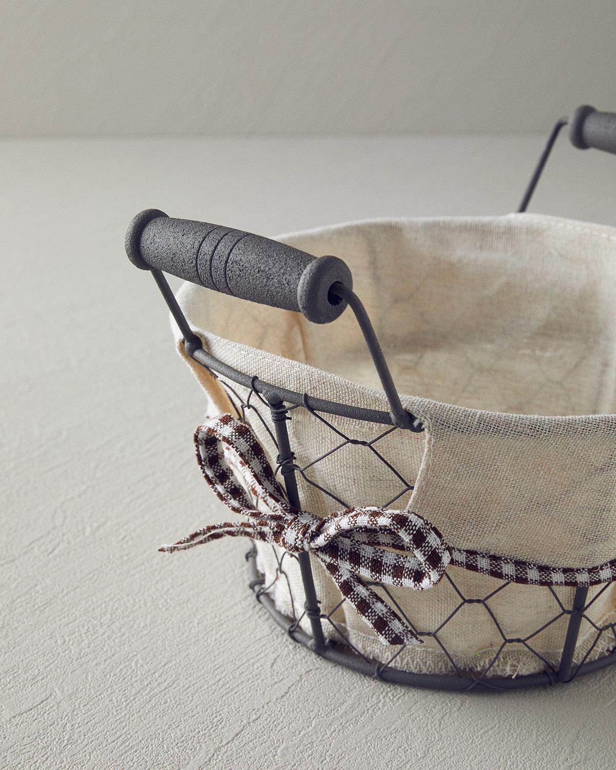 Professional Grade Metal Beige Bread Basket