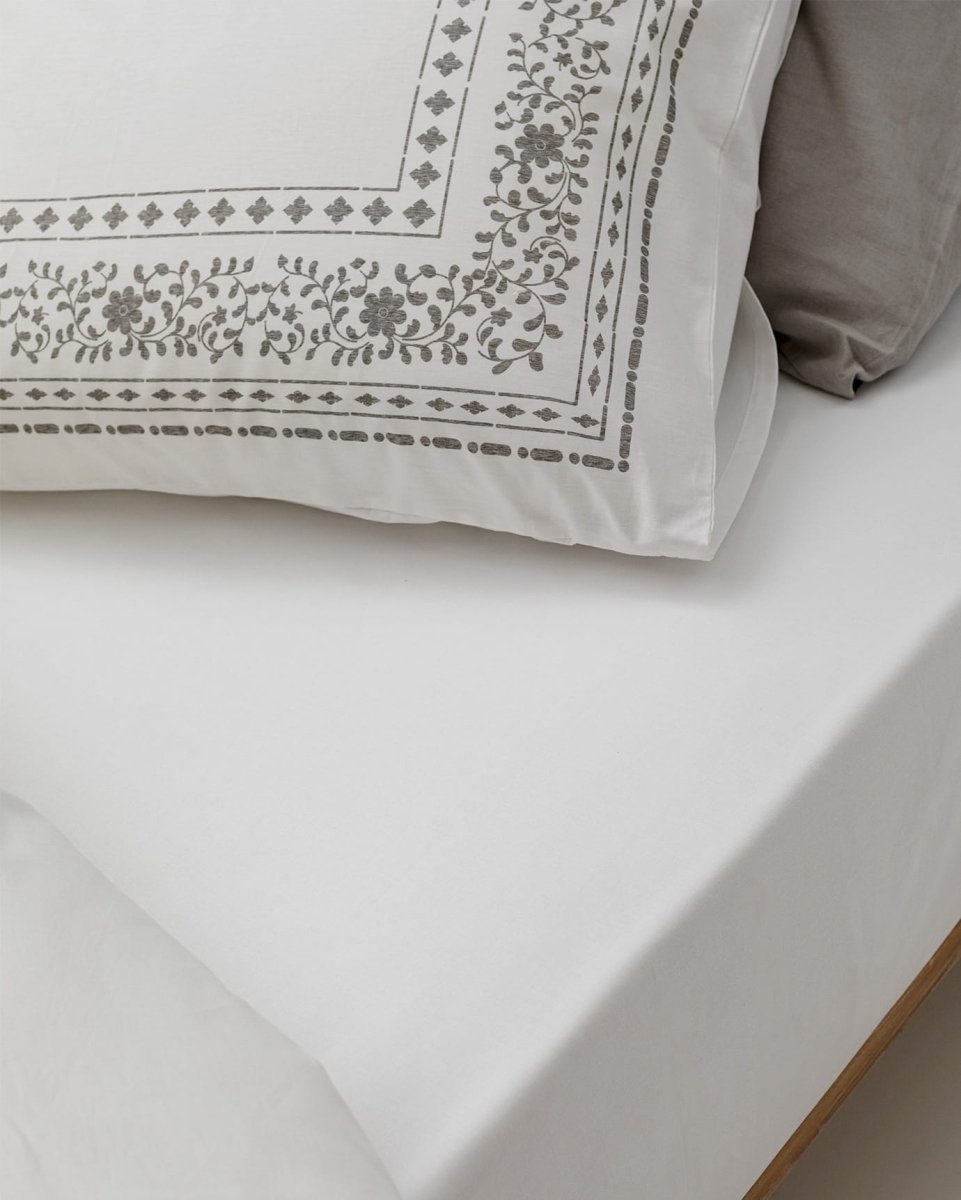 Arber King Size Bedding Set - Duvet Cover & Pillow Shams - TryAladdin