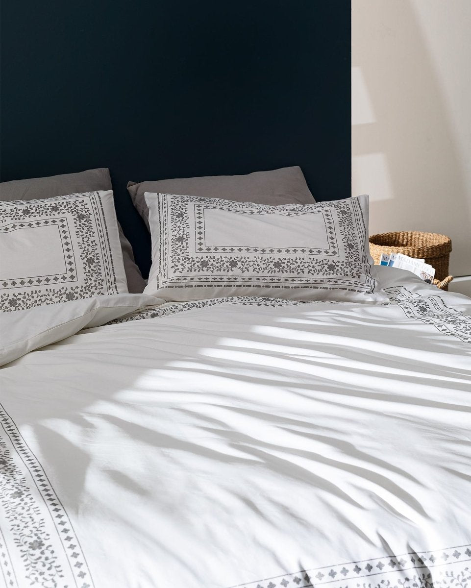 Arber King Size Bedding Set - Duvet Cover & Pillow Shams - TryAladdin