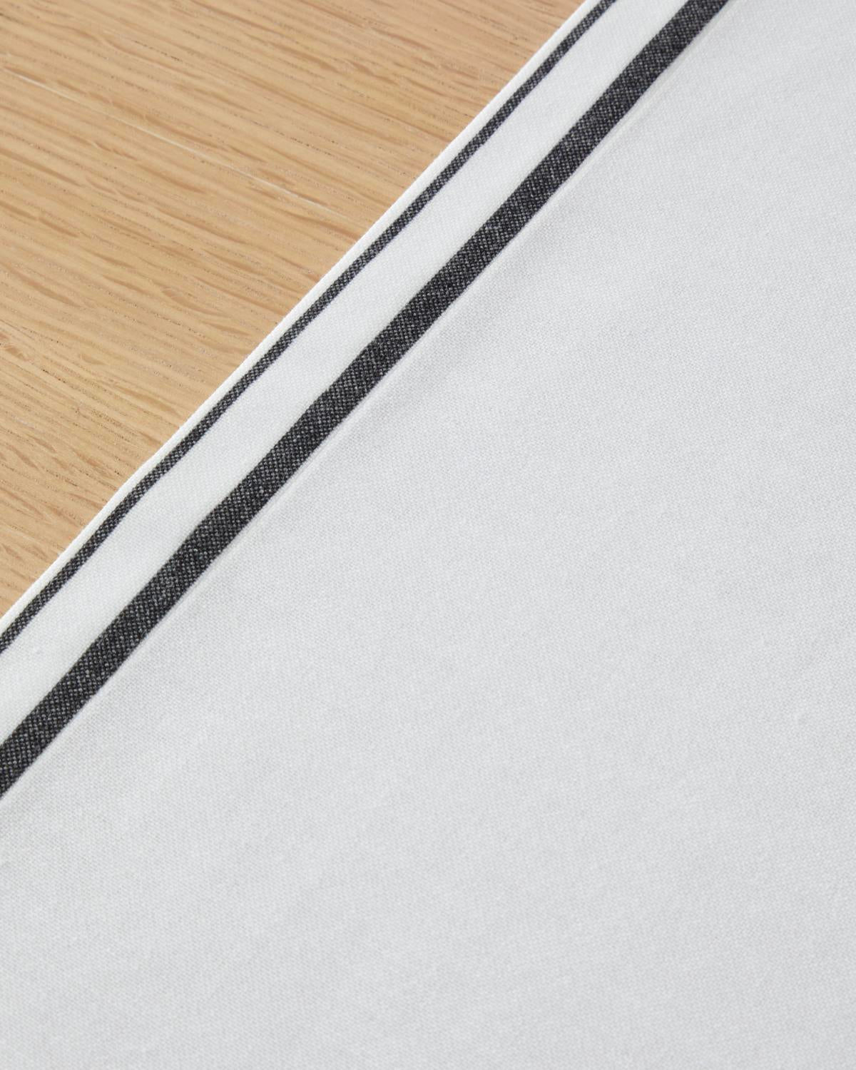 Modern Polyester Table Runner Black White Decorative