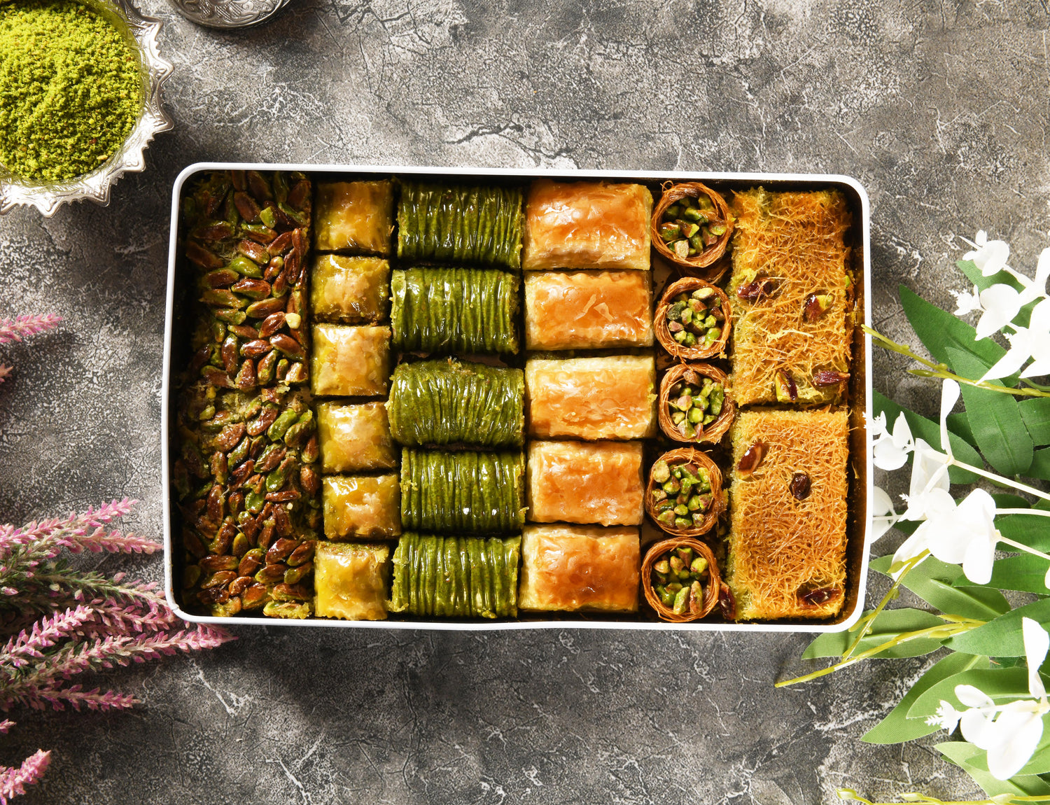 Da ich | Verschiedene Baklava und Kadayif in Geschenk-Metallbox