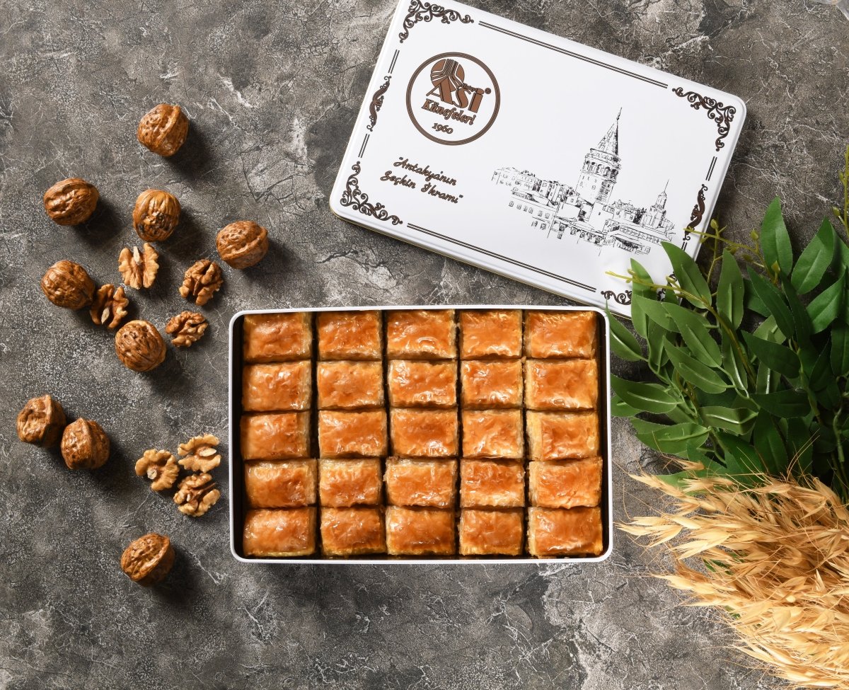 Asi | Walnut Baklava in Gift Metal Box