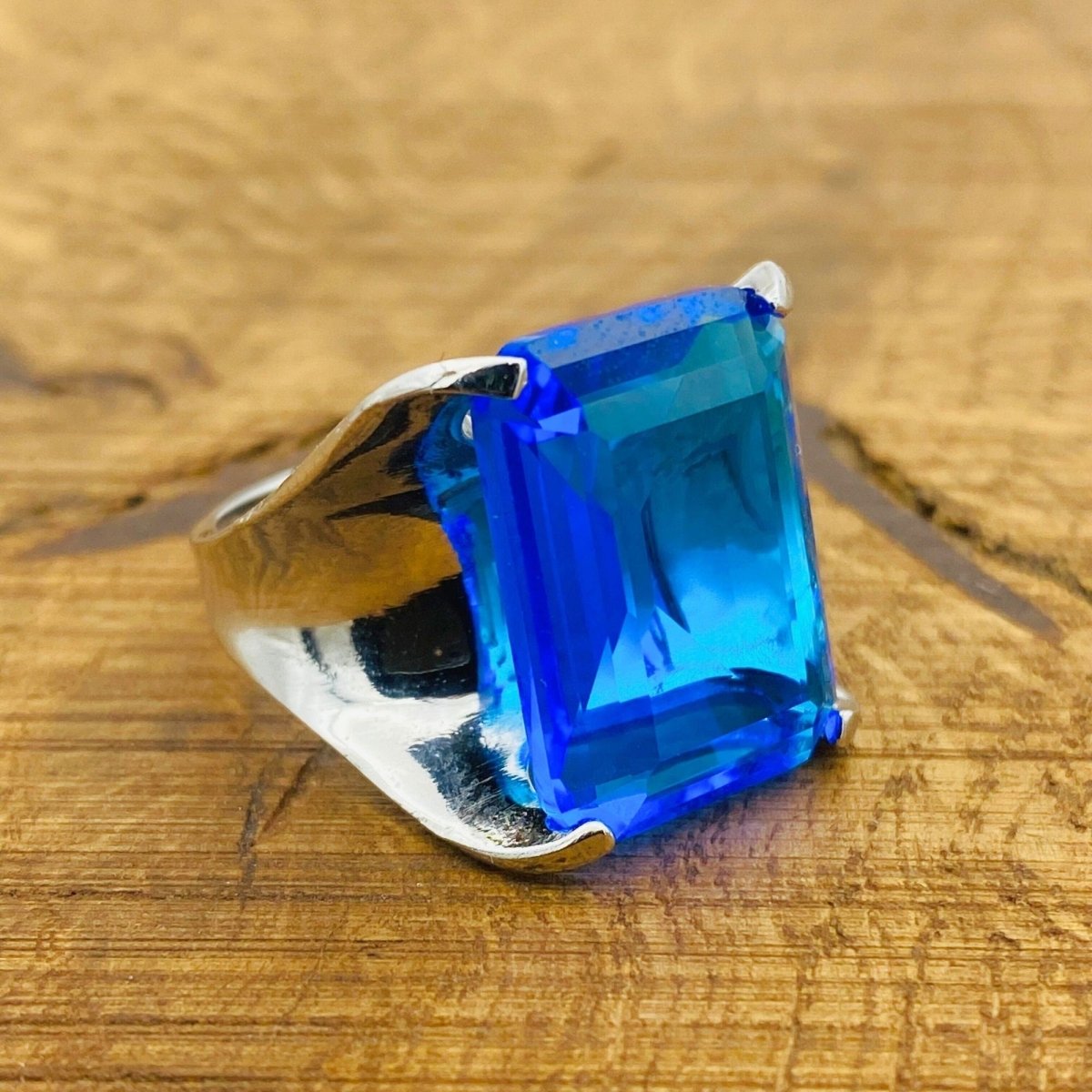 Authentic Women's Sapphire Stone Ring