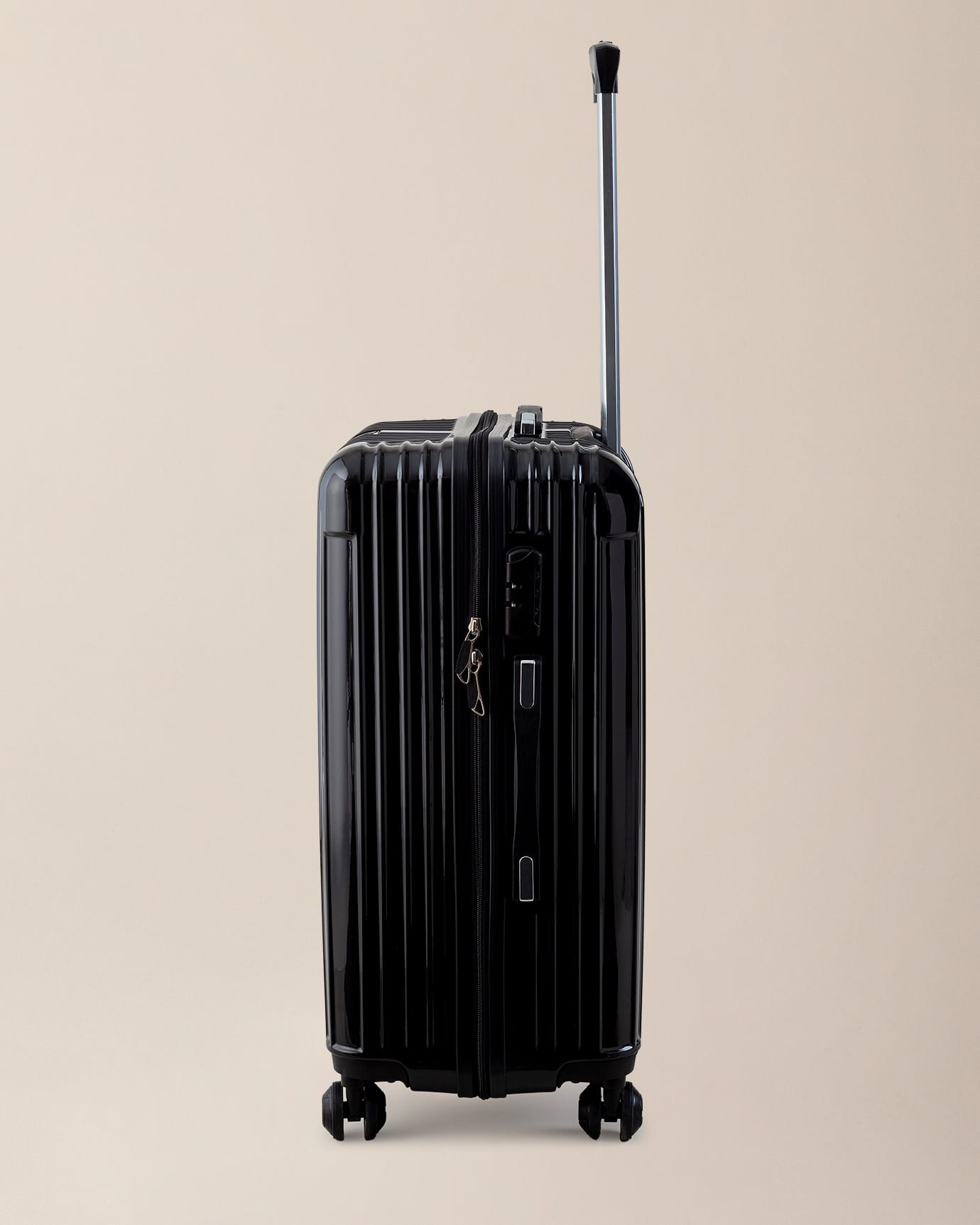 Polycarbonate Medium Suitcase - Durable & Lightweight Design