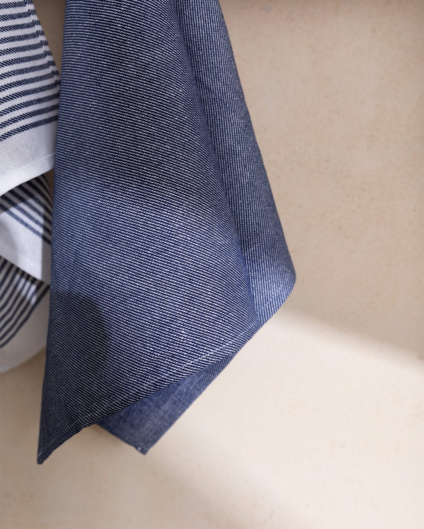 Set of 2 Absorbent Kitchen Dish Towels - Lint-Free Drying Cloths