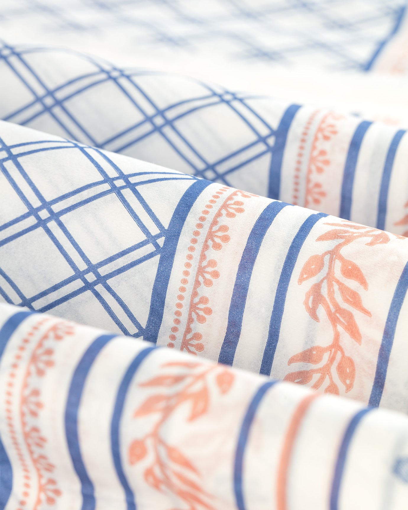 Disposable Tablecloth - Easy Clean Party & Event Table Cover