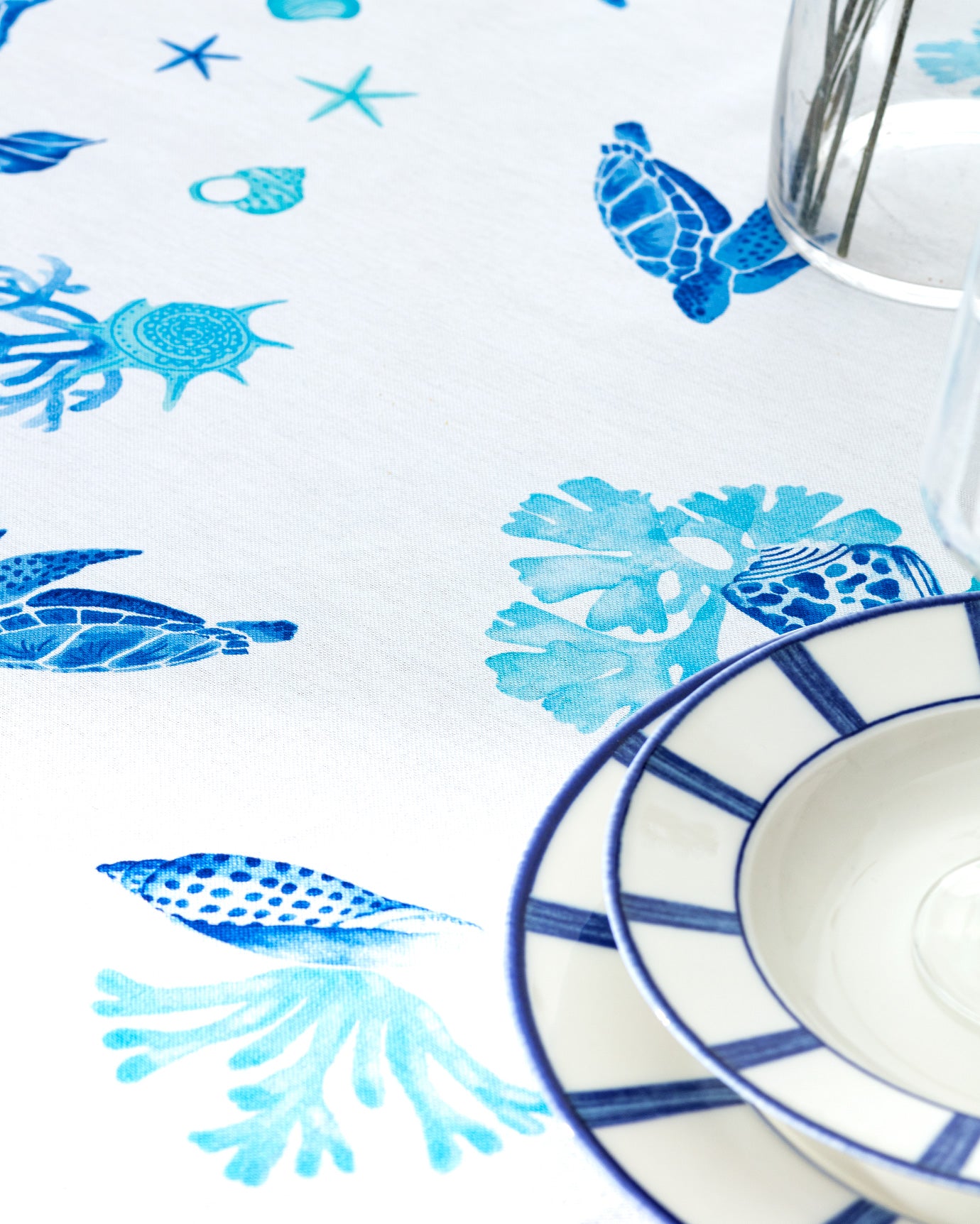 Polycotton Tablecloth - Stain-Resistant & Water-Repellent