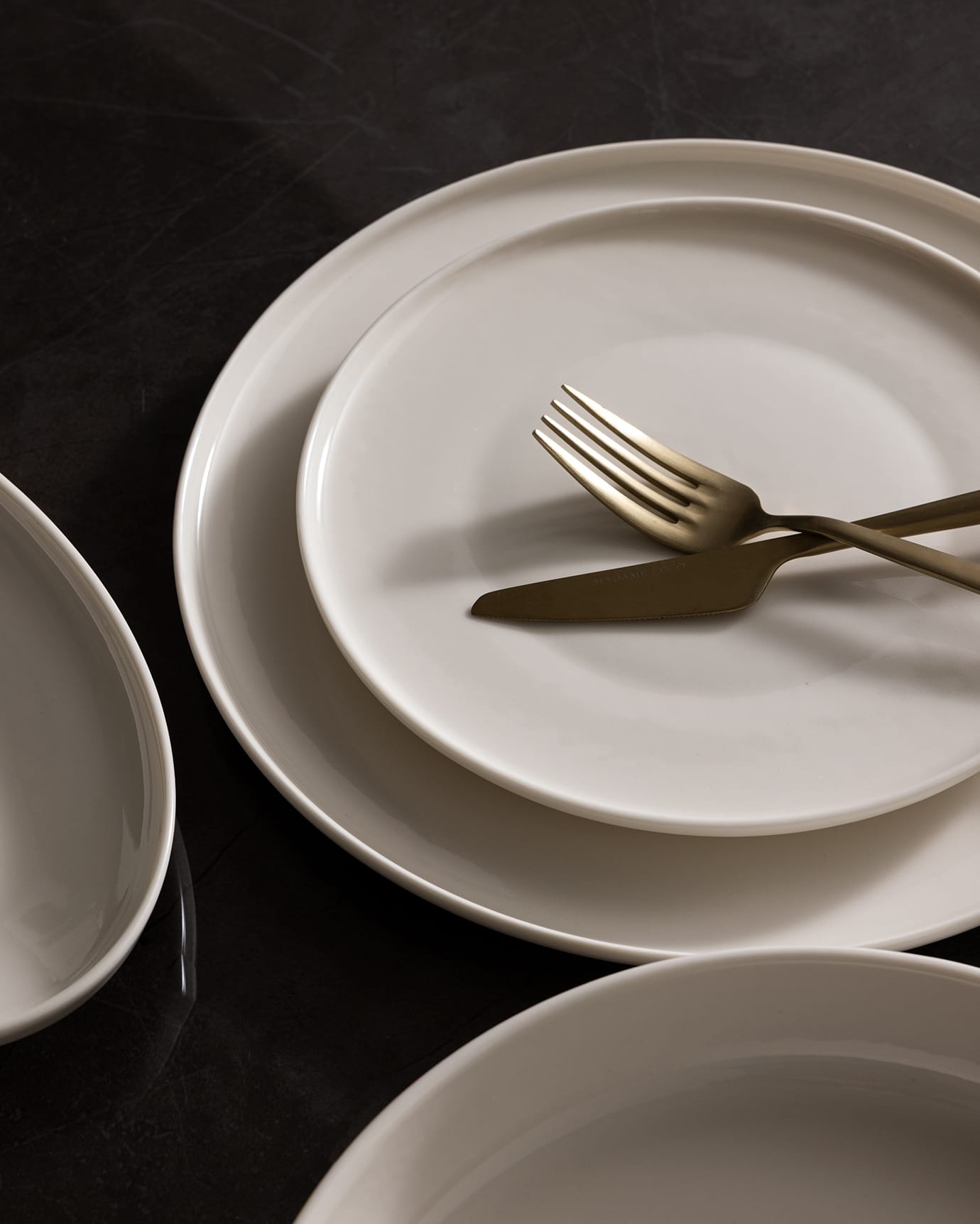 New Bone China 6-Person Dinnerware Set - Mirage Collection