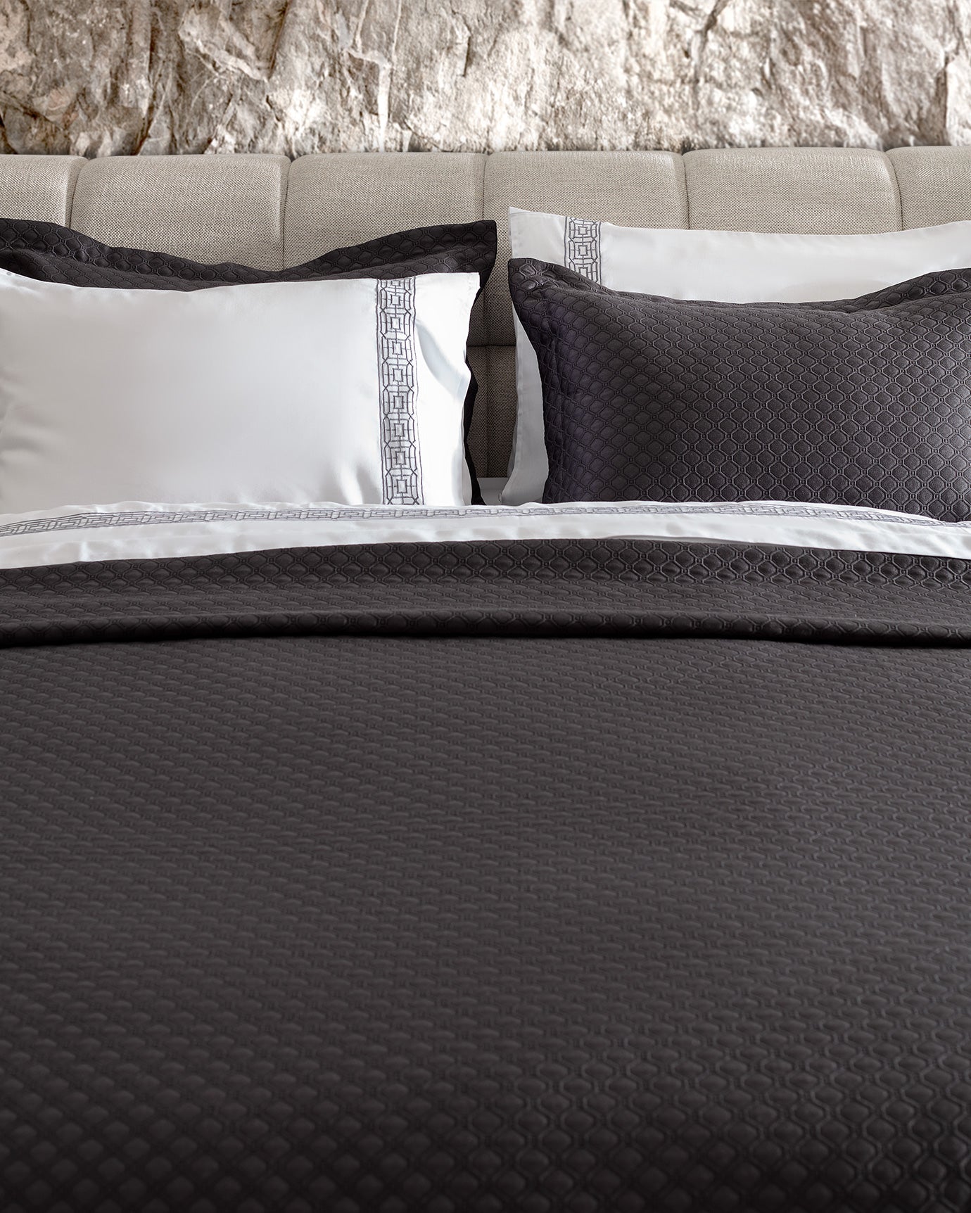 Somme 7-Piece Luxury Bedding Set - Double/Queen Complete Ensemble