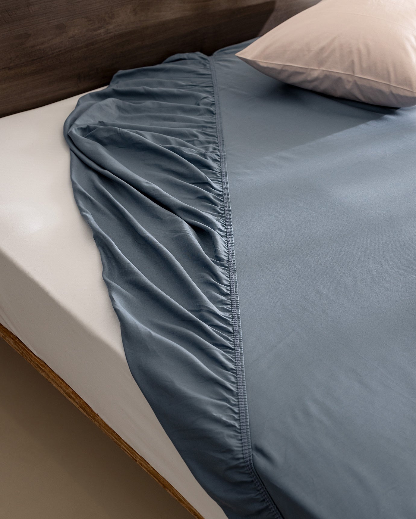 100% Cotton Double Fitted Sheet - Sateen Weave Softness
