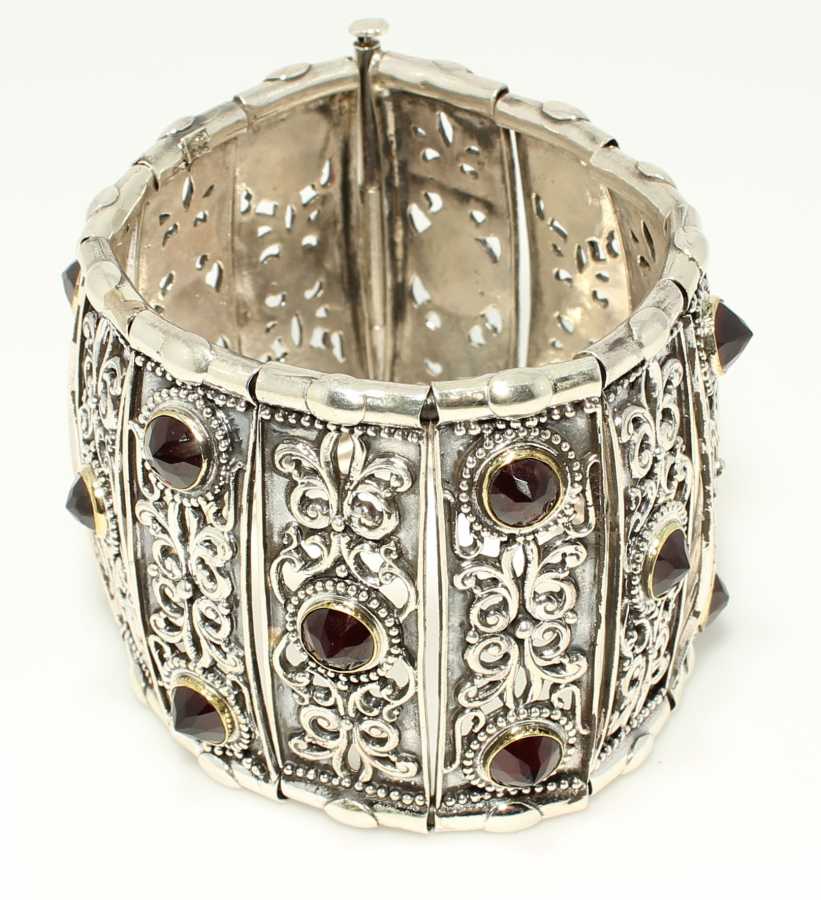 Pulsera Bizantina de Plata de Ley con Granate - Diseño Segmentado de Calado Abierto