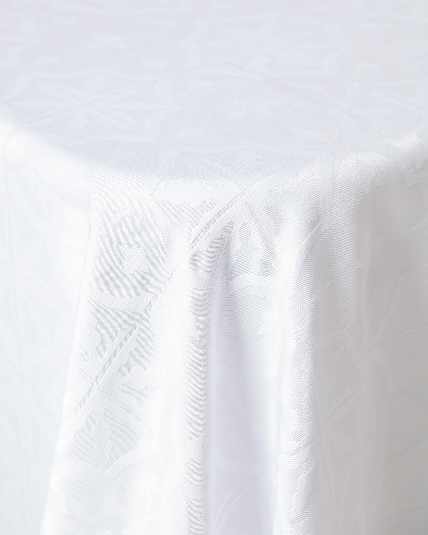 Durable Polyester Tablecloth - Elegant White Finish