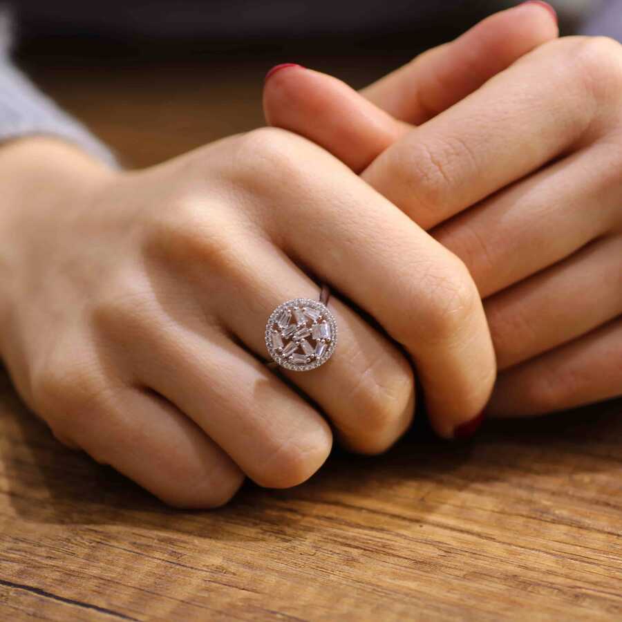 925 Sterling Silver Baguette Zircon Ring - Contemporary Round Design