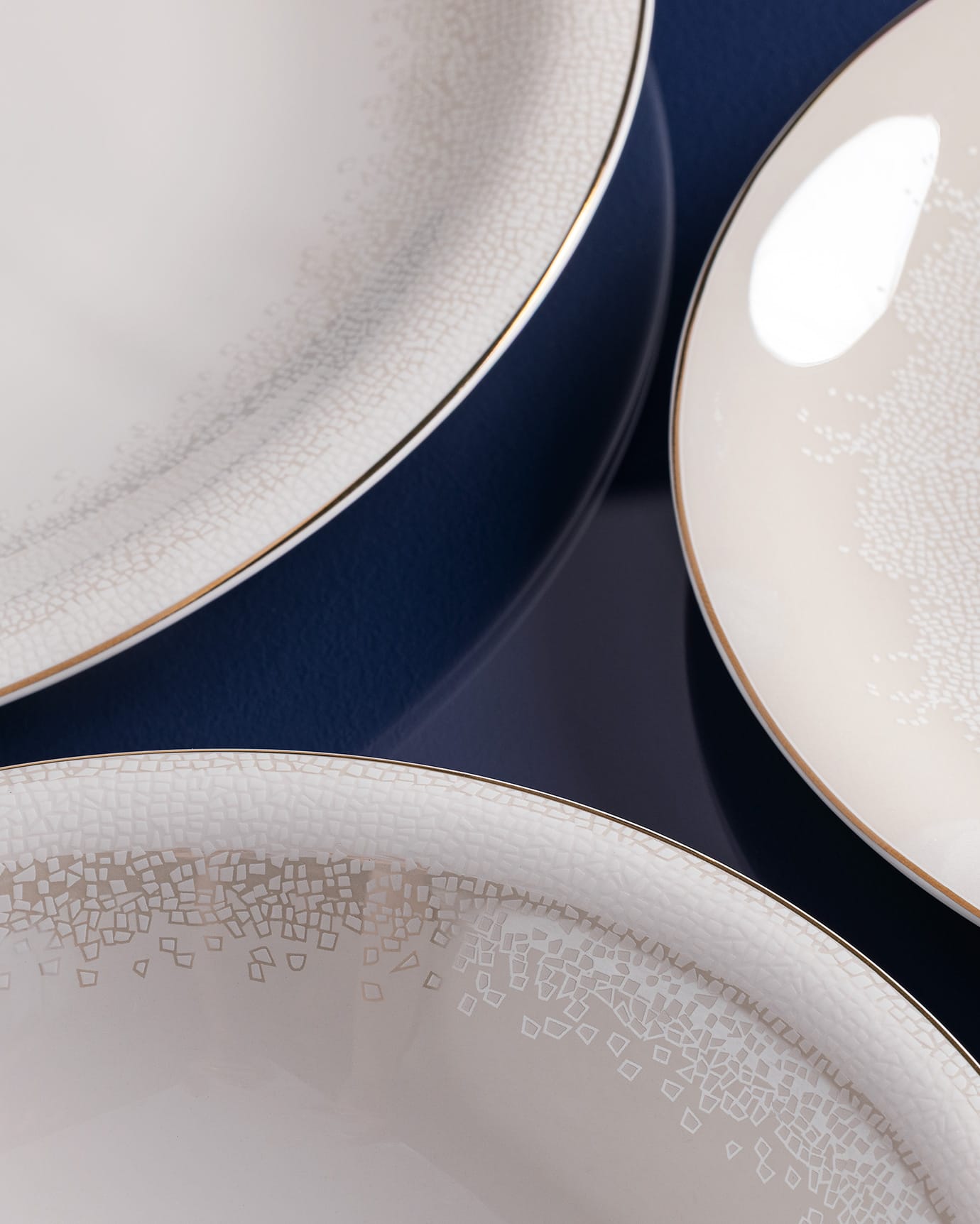 Fine Bone Porcelain 6-Person Dinner Set - Timeless White