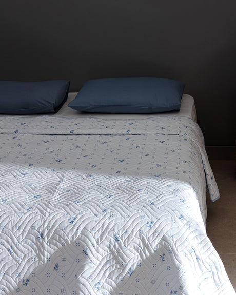Twin Size Printed Bedspread Coverlet - Soft Lightweight Bedding
