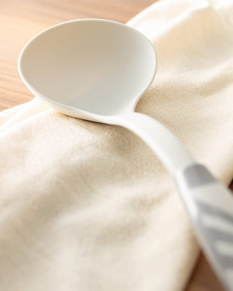 Durable Plastic Serving Ladle - Contemporary Style & Ergonomic Design