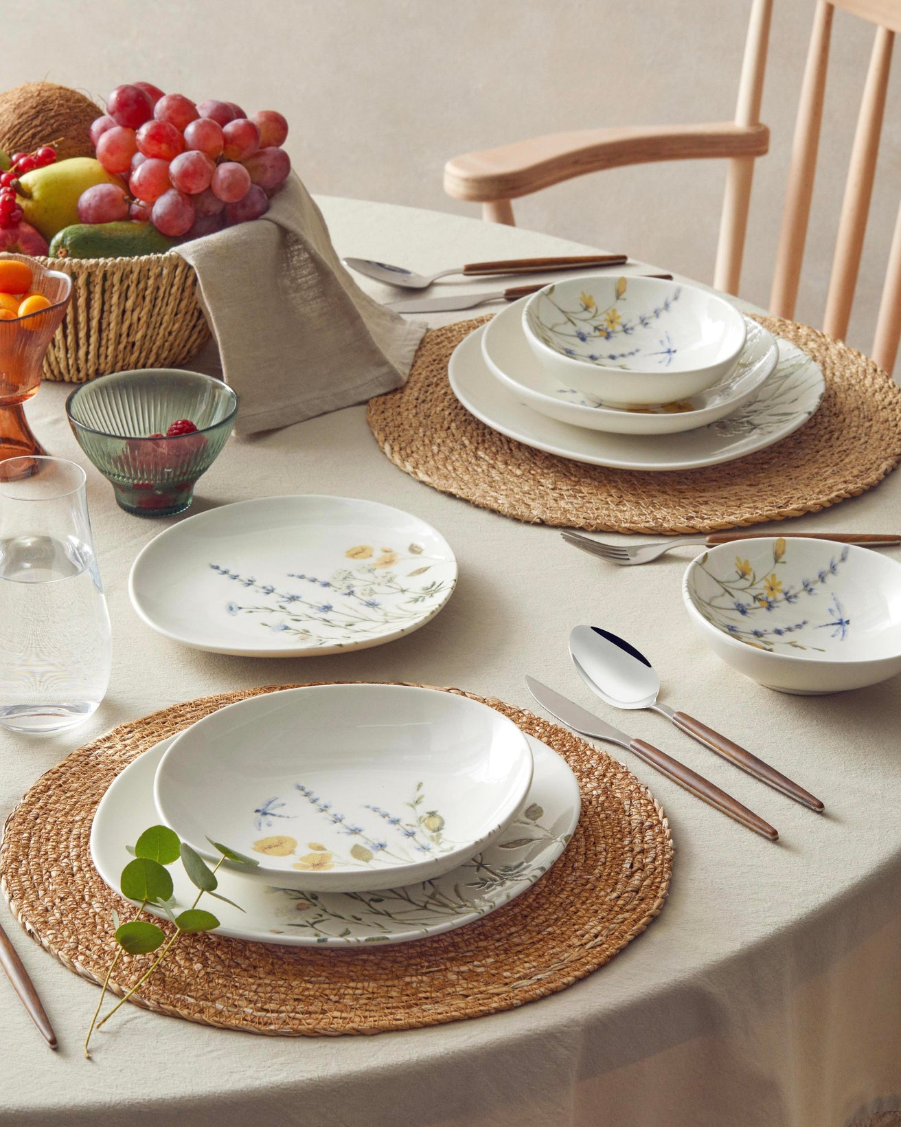 Premium 24 Piece Porcelain Dinnerware Set 6 Person Blue Yellow