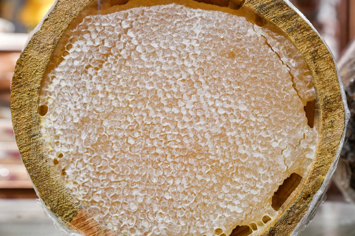 Balsev | Log Hive Karakovan Honeycomb Honey