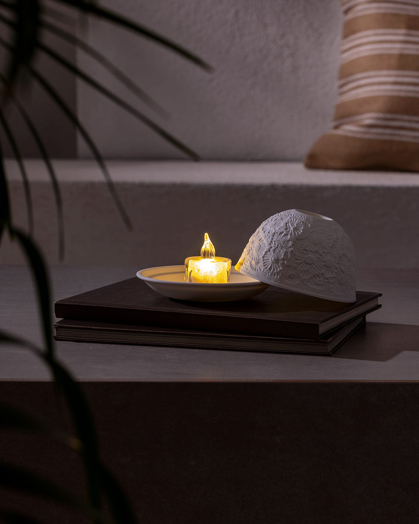 Decorative LED Flameless Candle Holder Lantern