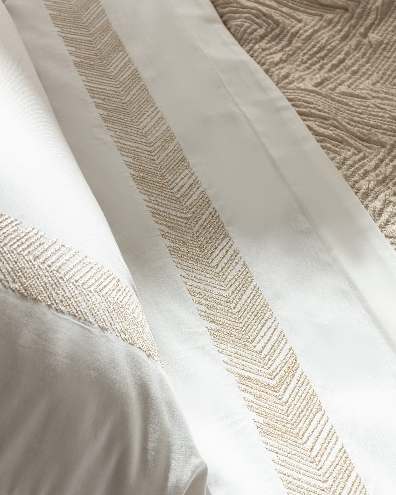 Cotton & Polyester 8-Piece Bridal Bedding Set - Elegant Beige