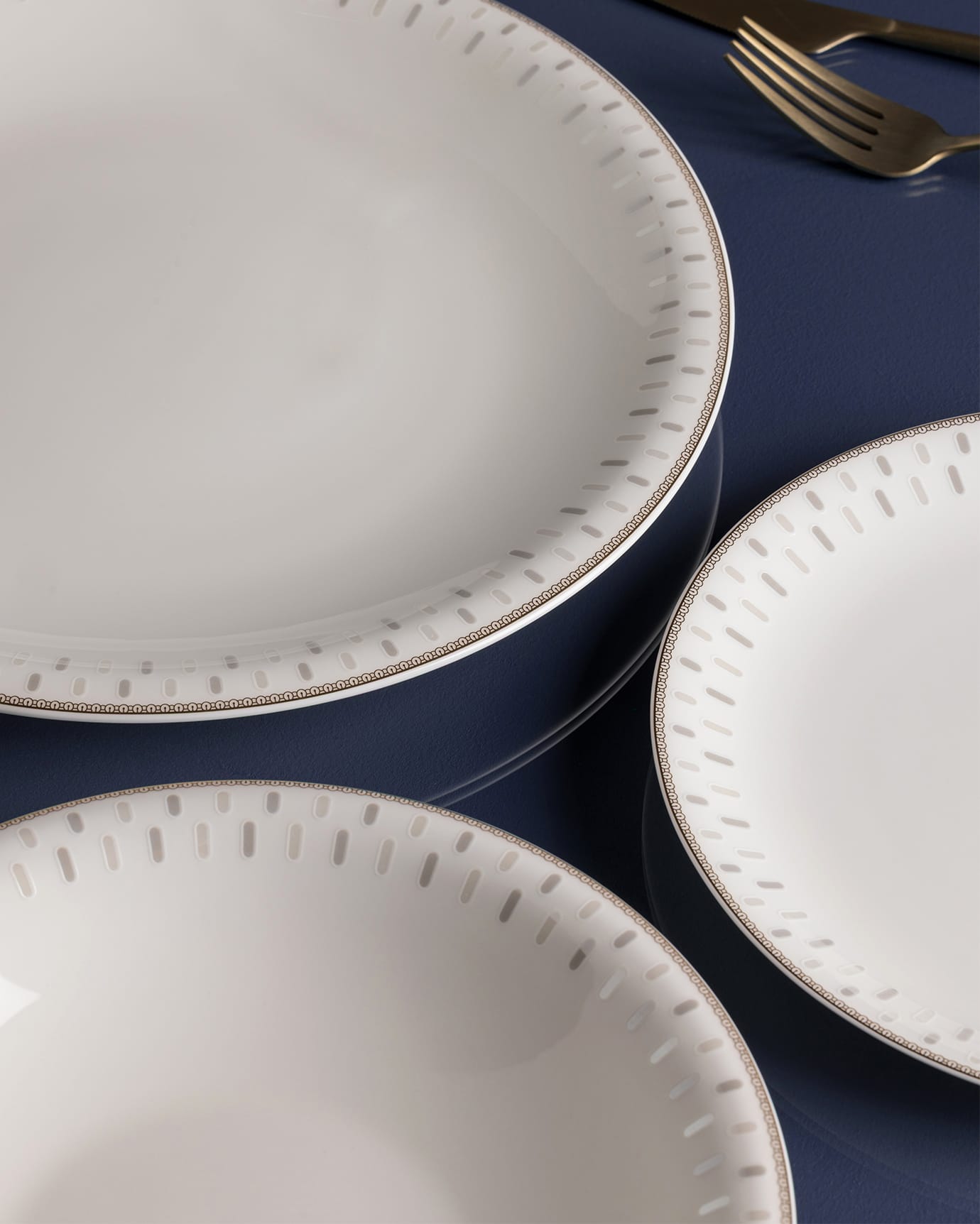 Fine Bone Porcelain 6-Person 18-Piece Dinner Set - White & Beige
