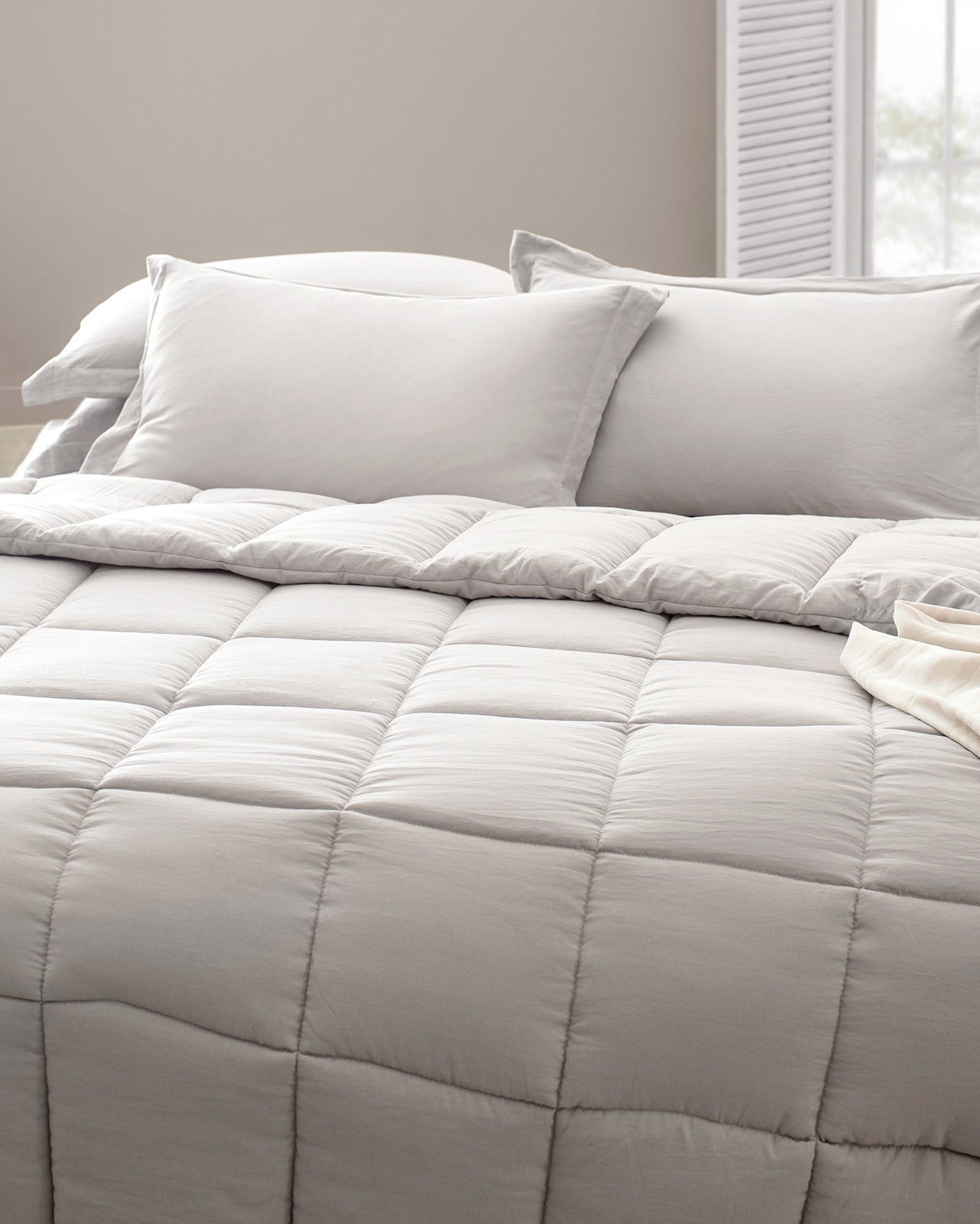 Mona Full Double Size Complete Bedding Set