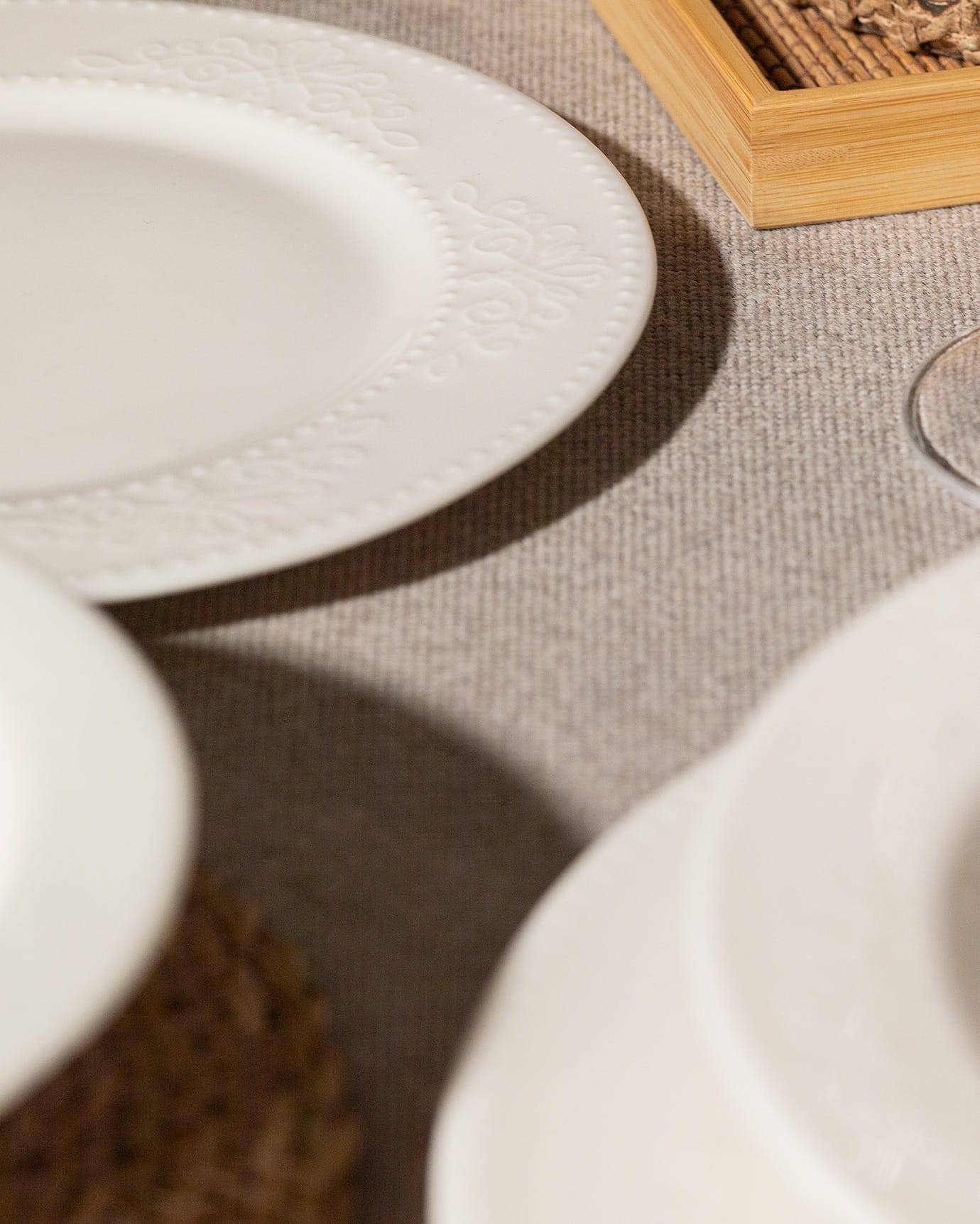 New Bone Porcelain Dinnerware Set for 6 - Relief Design