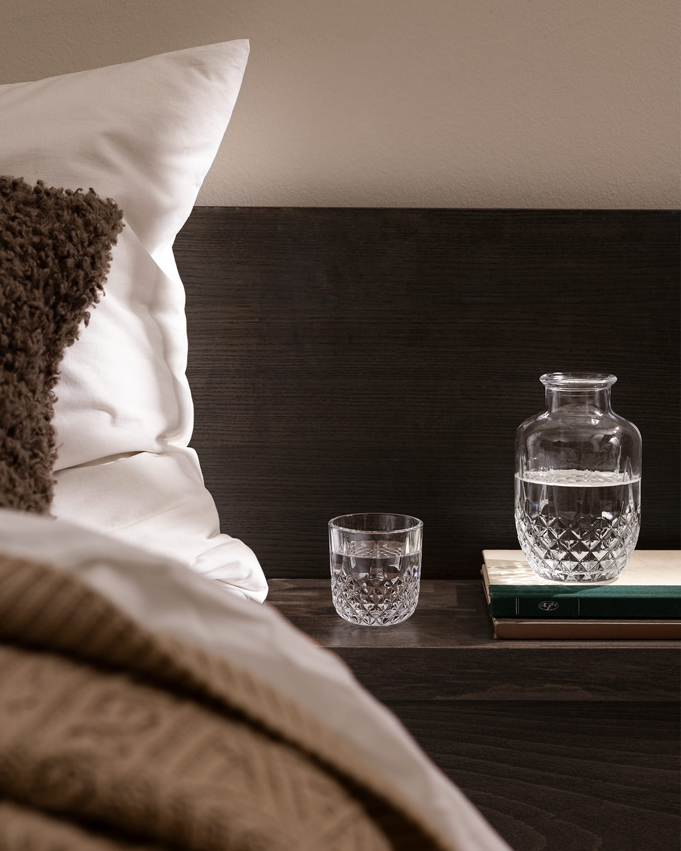 High-Quality Clear Glass Bedside Carafe - Elegant Audrey Design