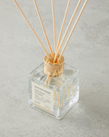 Elegant White Flowers Reed Diffuser   Premium Home Fragrance   Bulk Supply