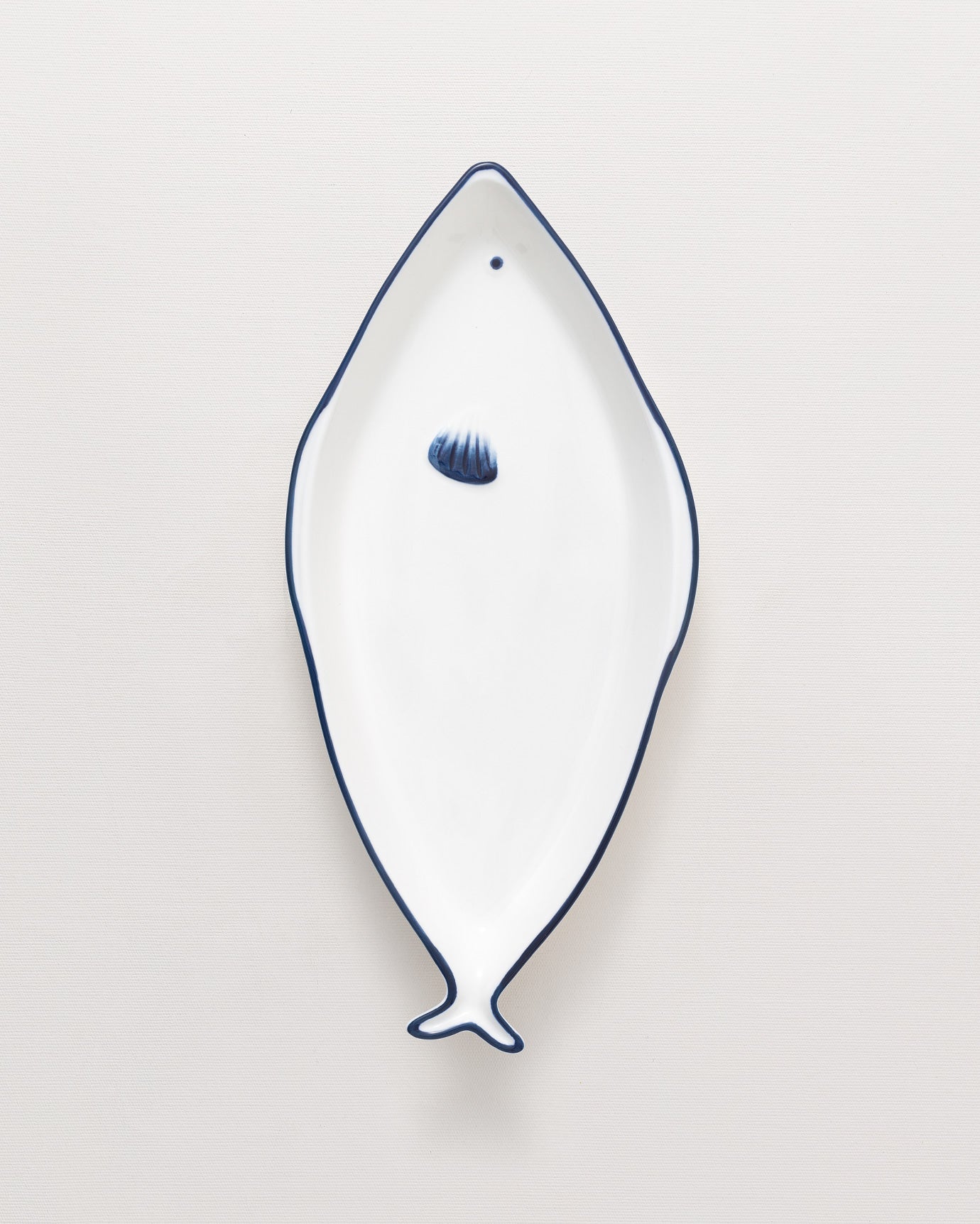 Nouvelle Assiette en Porcelaine Fine - Design Bleu Marine et Blanc
