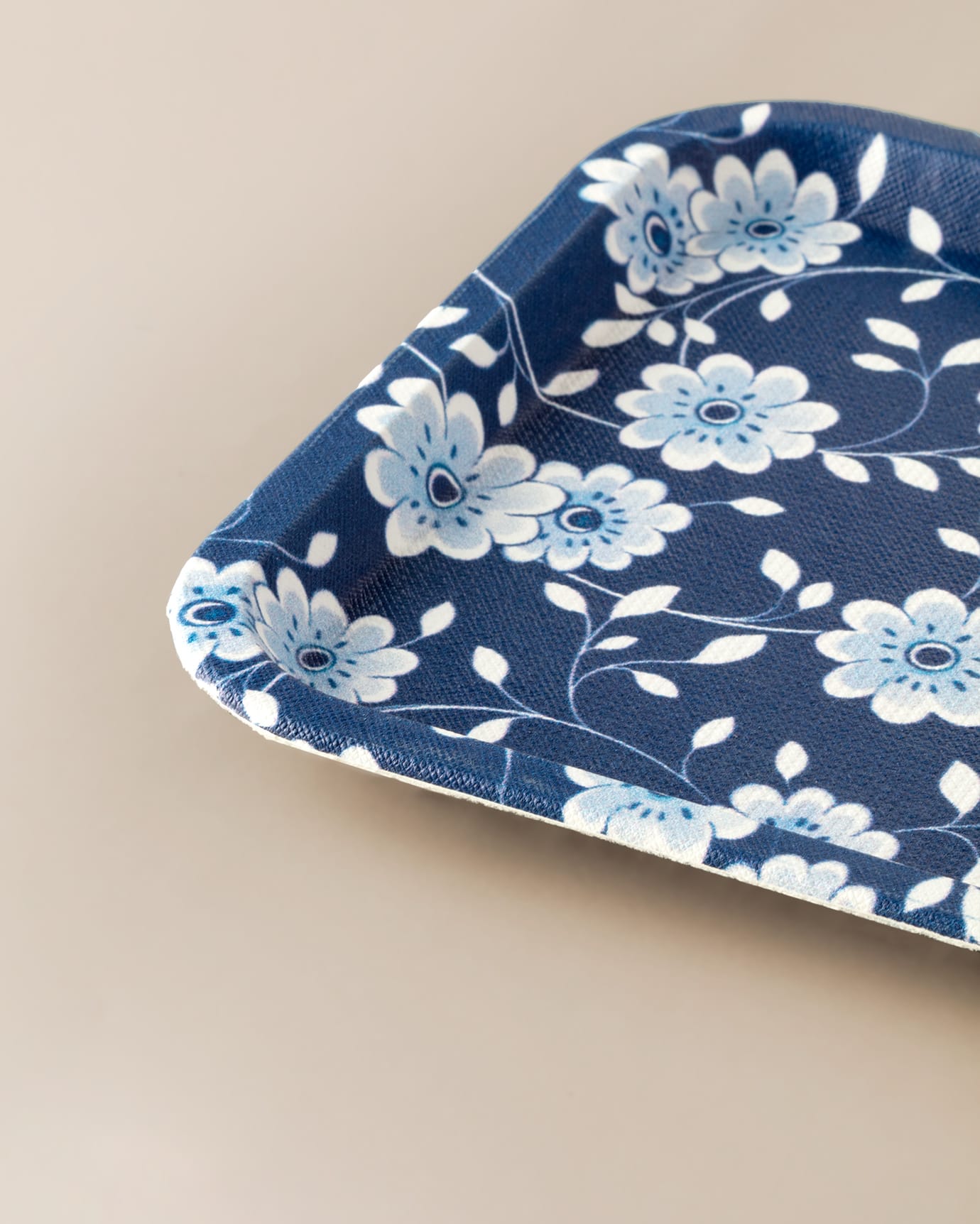 Durable Plastic Serving Tray - Modern Blue Vista Pattern for Stylish Hosting