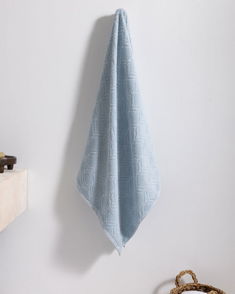 Plush Cotton Bath Towel - Soft & Absorbent Luxury for Your Bathroom