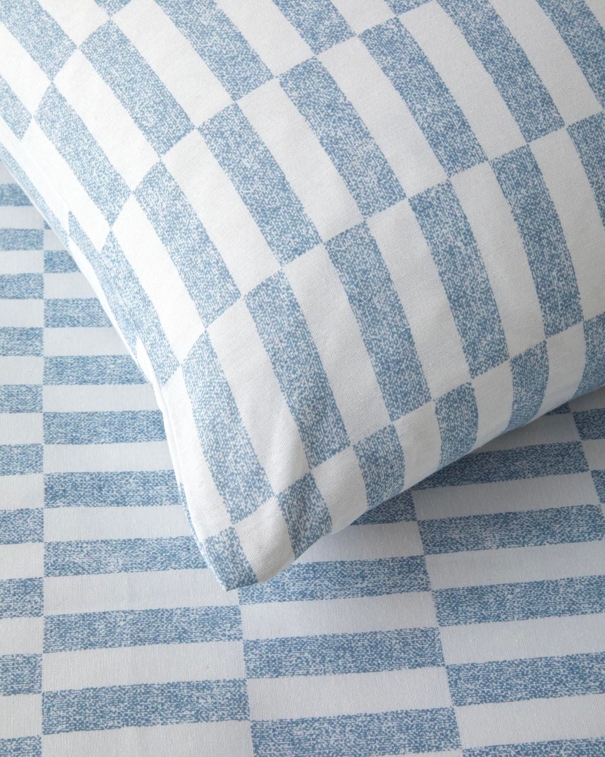 Professional Single Easy Iron Duvet Cover Set Block Dots Blue