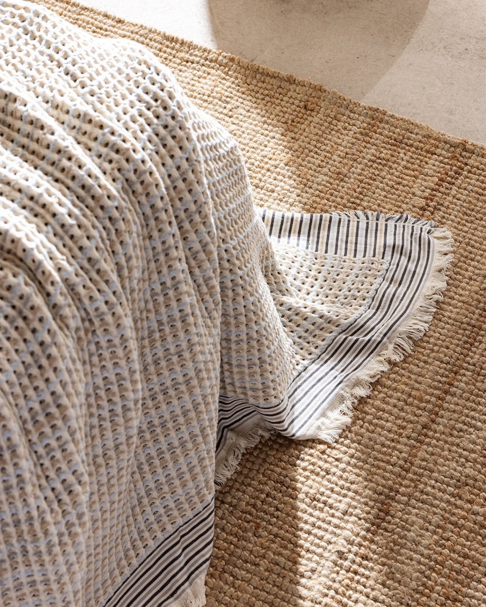 Bresdon Double 100% Cotton Bedspread - Soft Beige & Blue Cover - TryAladdin