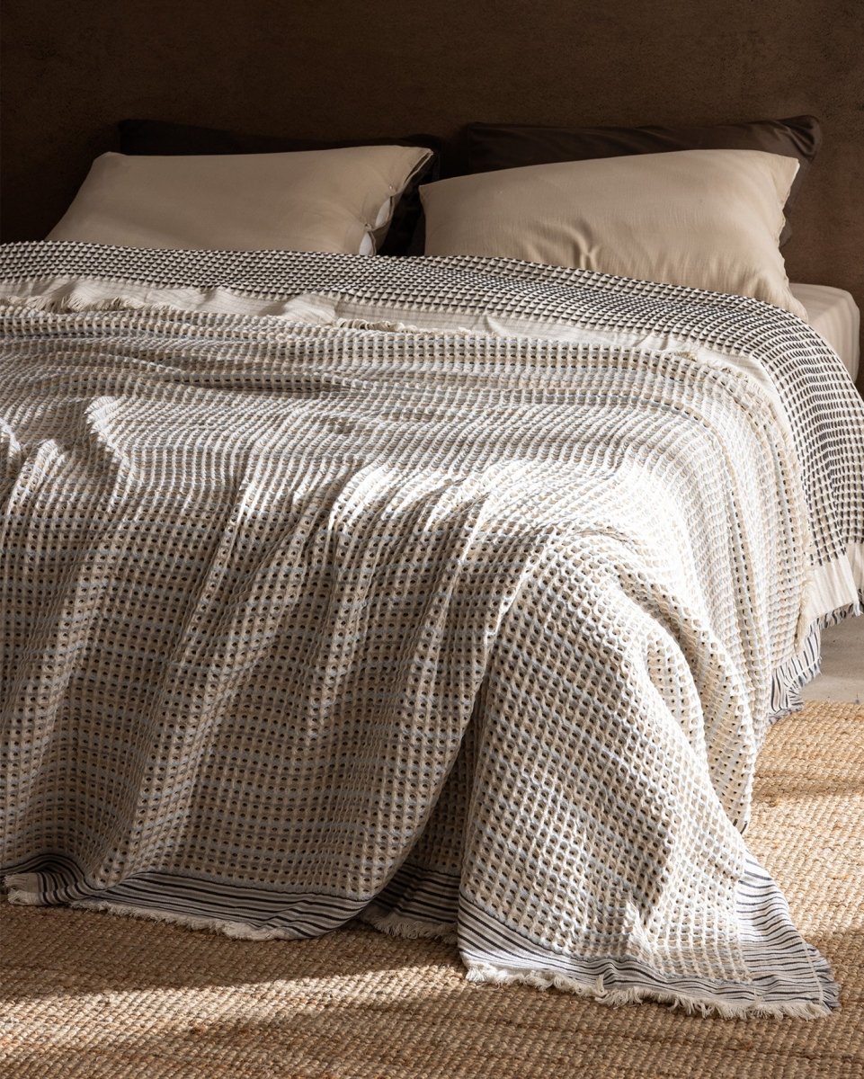 Bresdon Double 100% Cotton Bedspread - Soft Beige & Blue Cover - TryAladdin