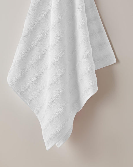 Premium-Bubble-Textured-100-Cotton-Large-Bath-Towel-Ecru