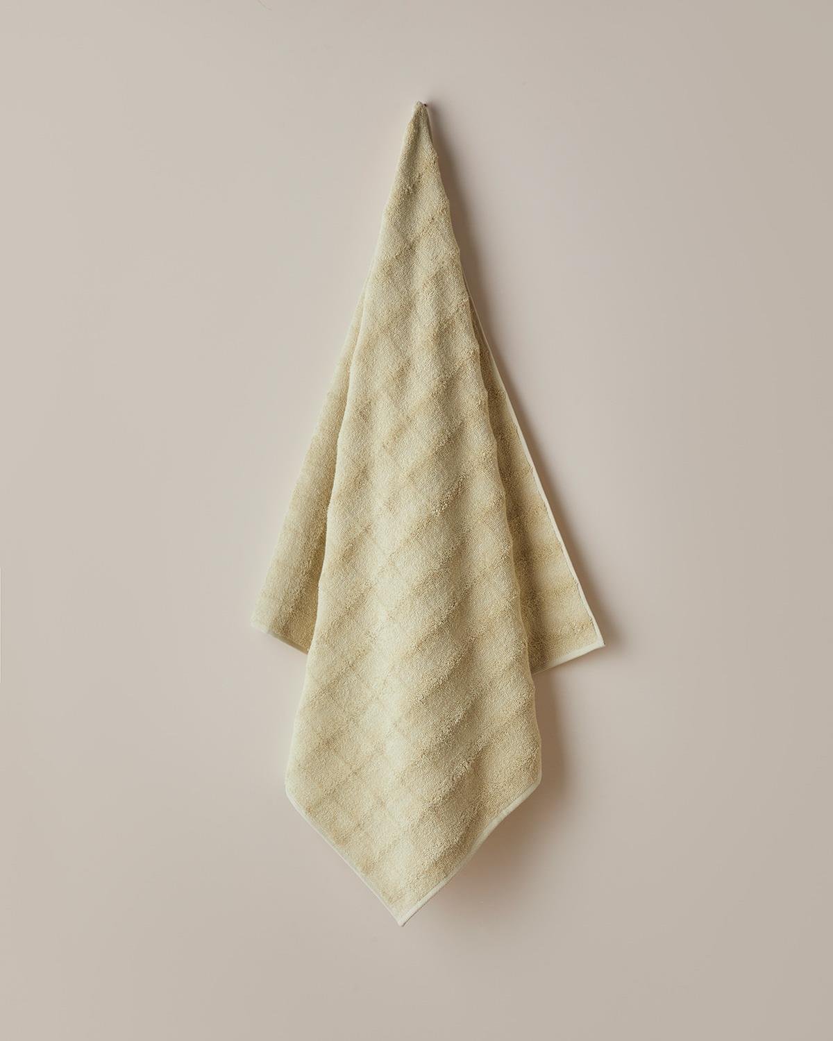 Professional Grade Bubble Weave Cotton Bath Towel   Light Green