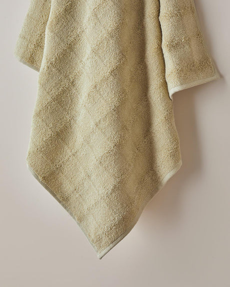 Professional-Grade Bubble Weave Cotton Bath Towel - Light Green