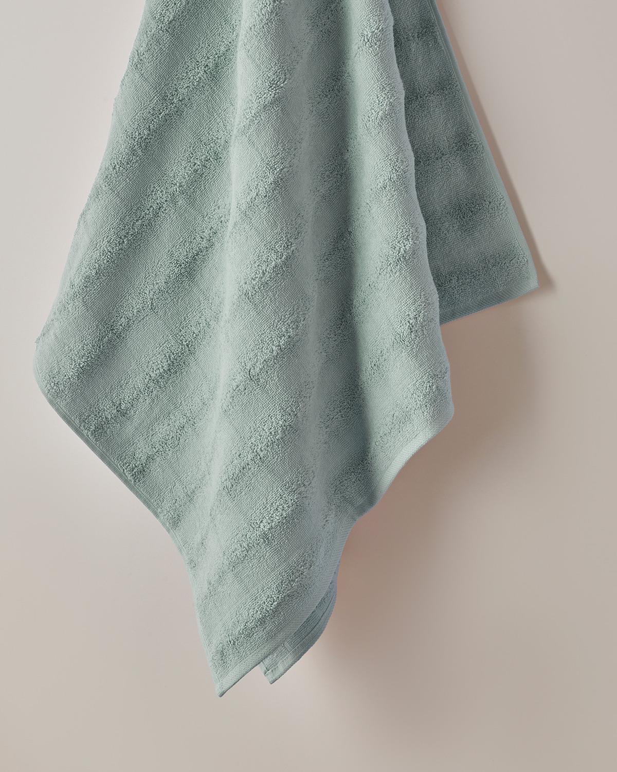 Professional-Grade-Cotton-Bubble-Weave-Bath-Towel-Mint