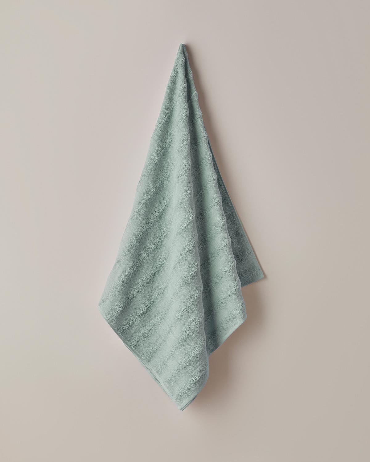 Professional-Grade-Cotton-Bubble-Weave-Bath-Towel-Mint