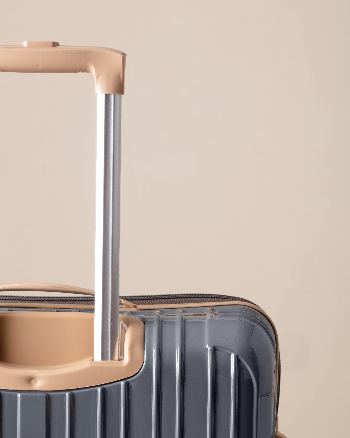 Large Hard-Shell Spinner Luggage Suitcase
