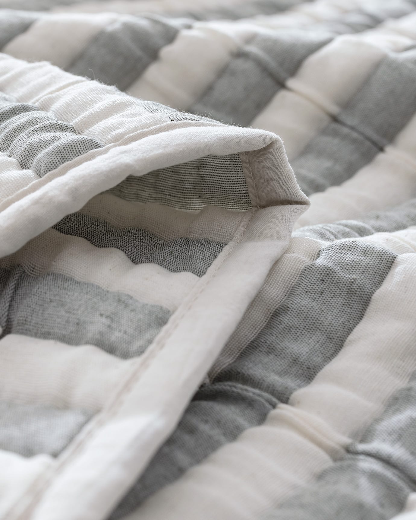 Quinquis Double Size Bedspread - Soft & Elegant Bed Cover