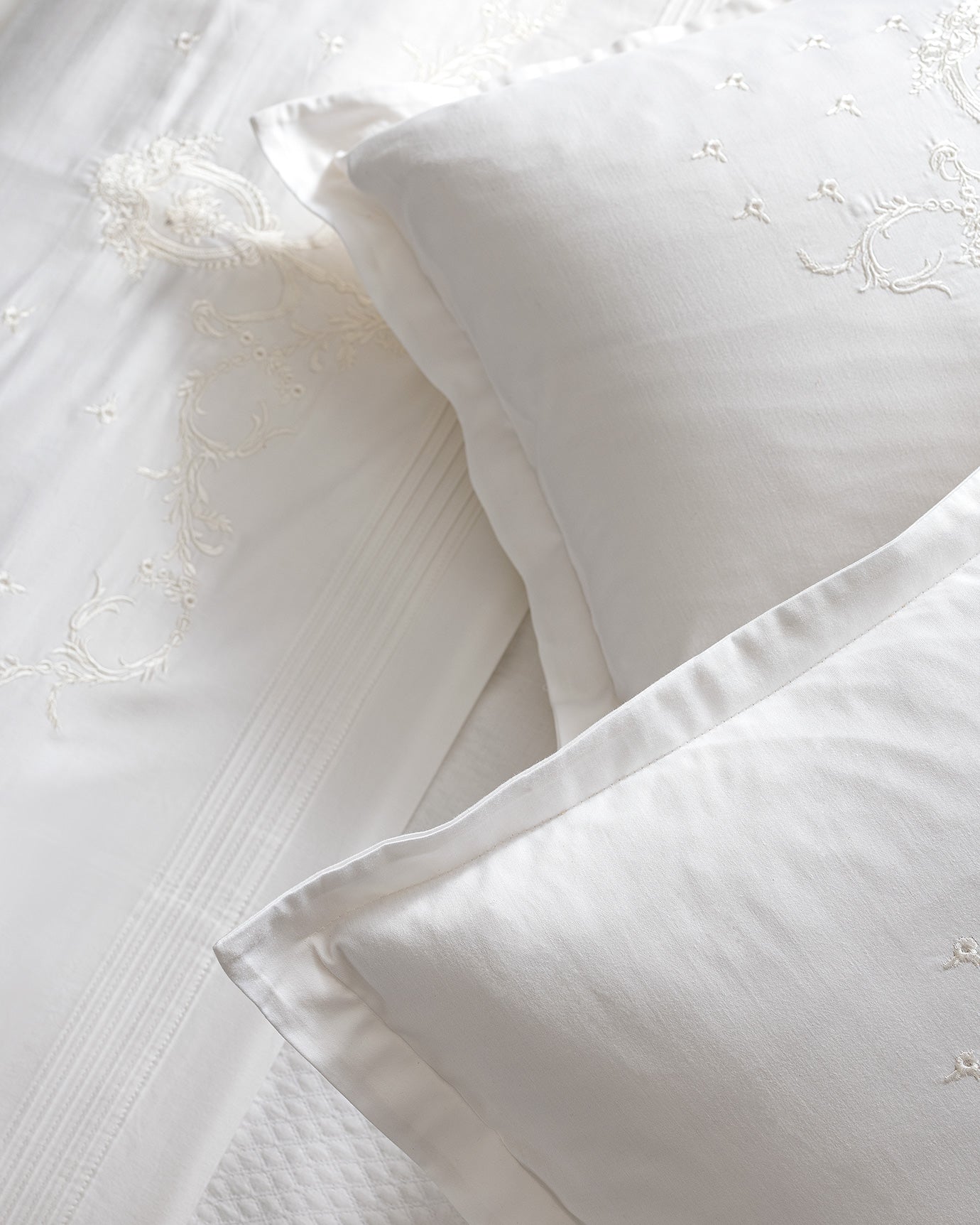 100% Cotton Double Size Pique Bedspread Set - Embroidered Design