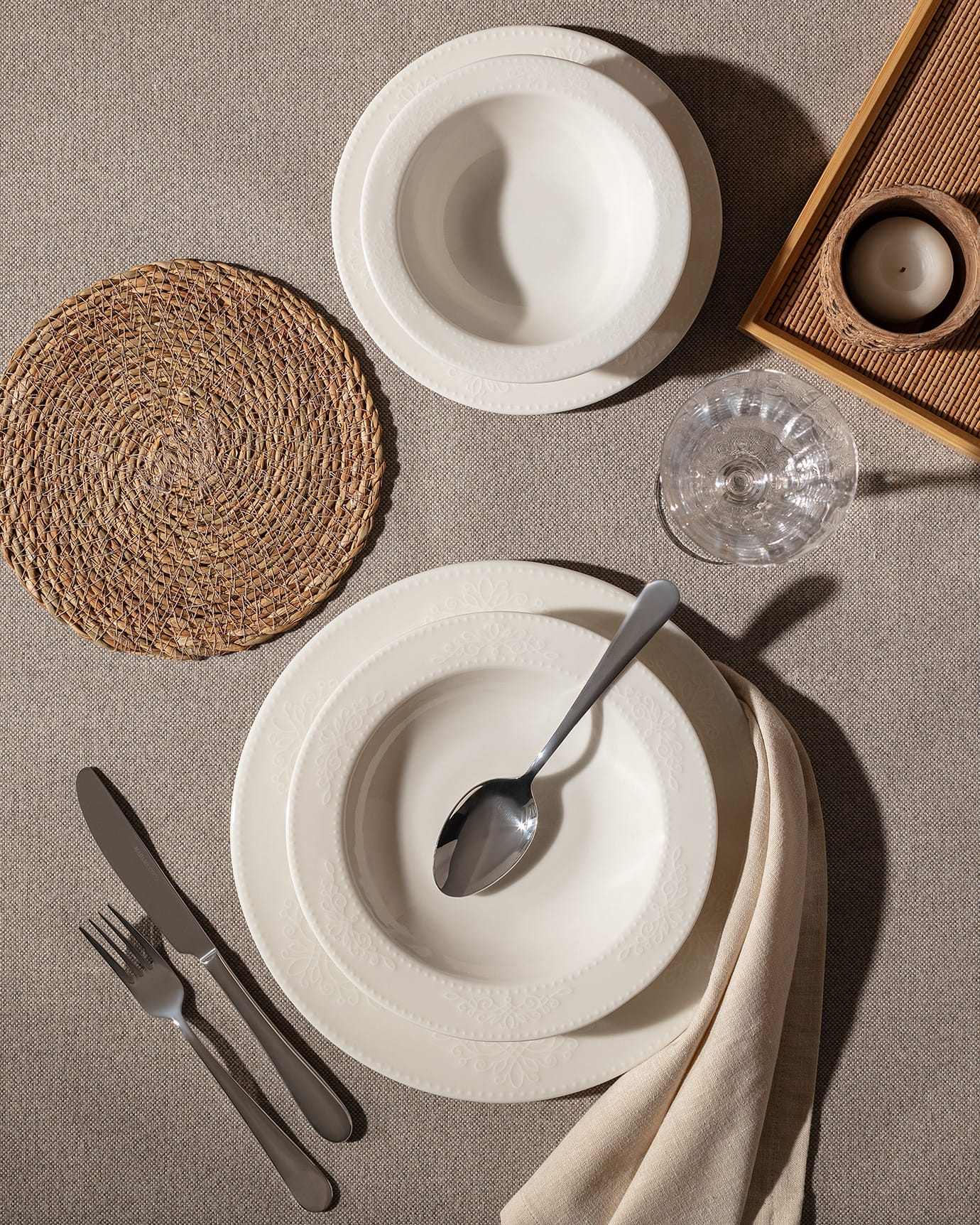 New Bone Porcelain Dinnerware Set for 6 - Relief Design