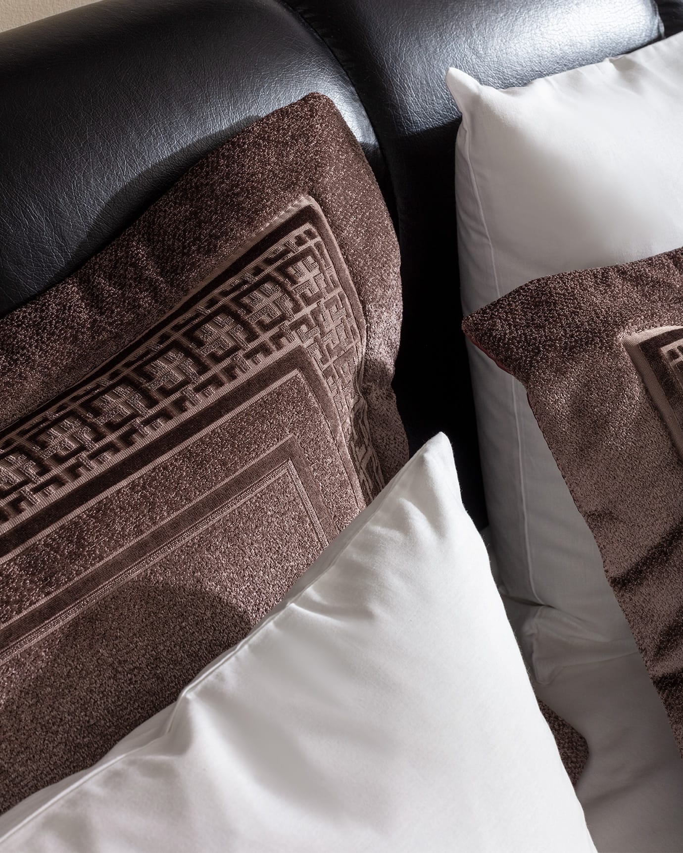 Espelette 8-Piece Full/Queen Luxury Bedding Set