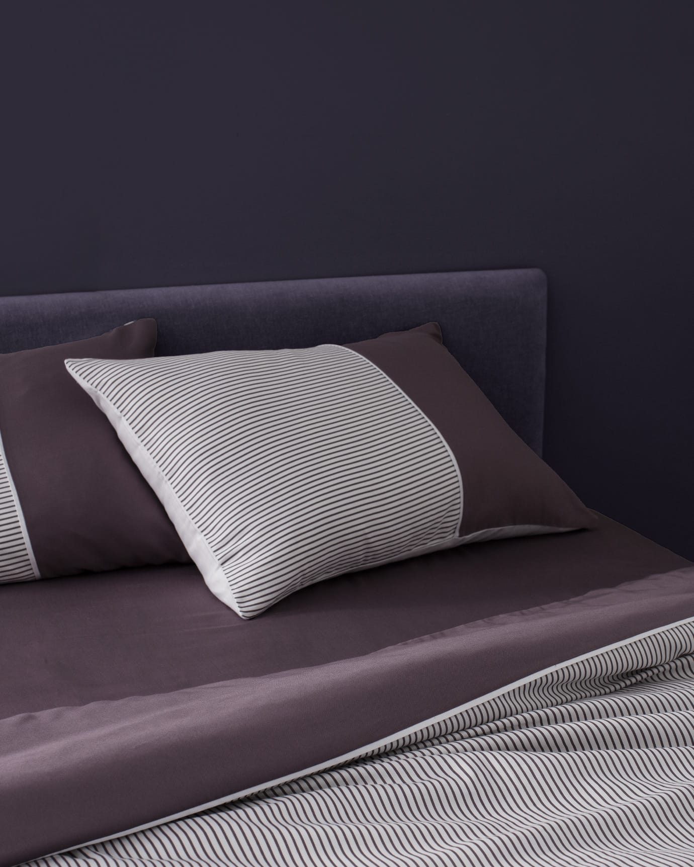 King Size 100% Cotton Sateen Bedding Set, Printed Plum & White - 208 TC