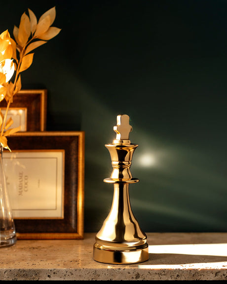 Elegant Queen Figurine Home Decor Sculpture