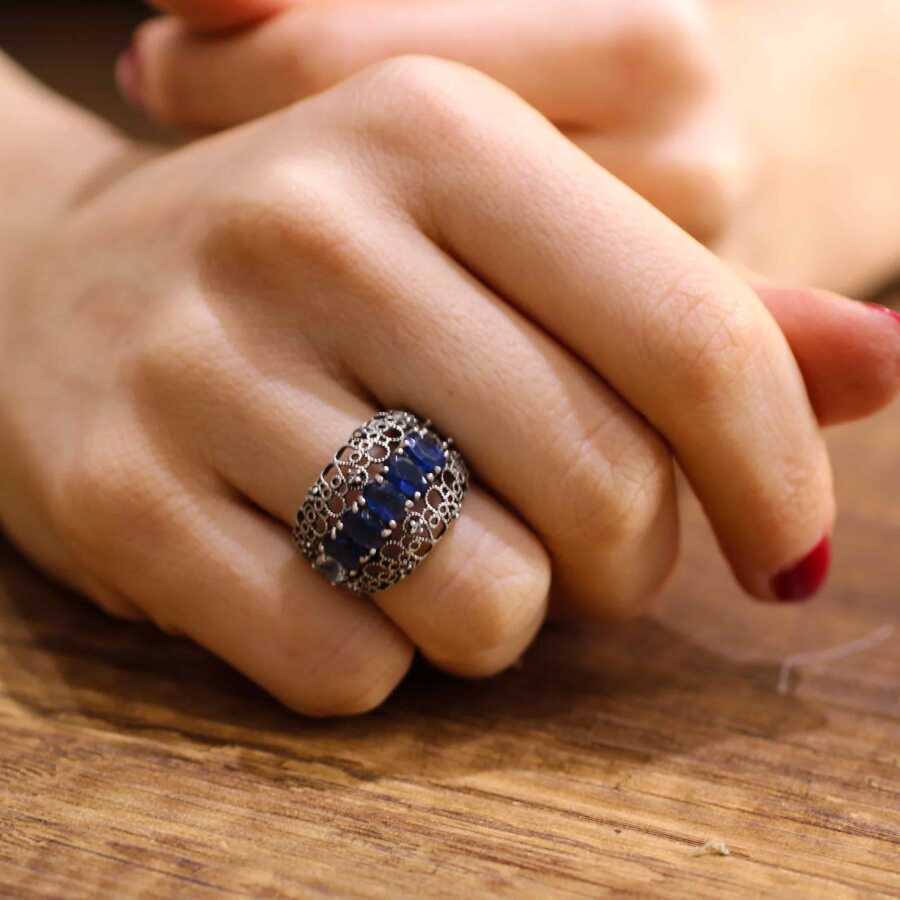 925 Sterling Silver Filigree Ring - Blue & White Zircon